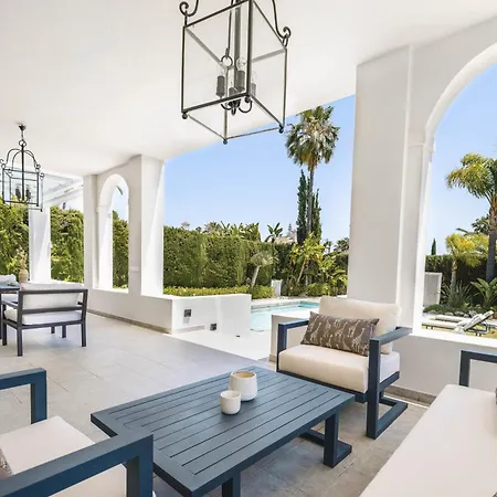 Nord Elegant Getaway Private Pool ヴィラ