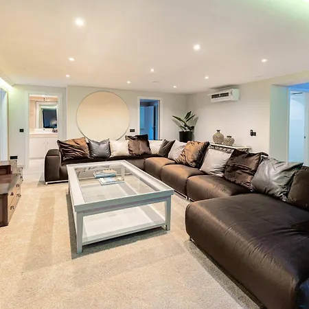 Nord Elegant Getaway Private Pool Villa *