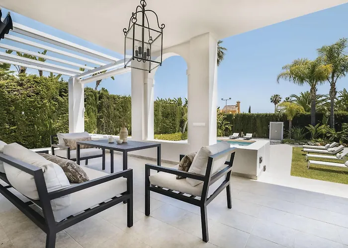 Nord Elegant Getaway Private Pool Villa